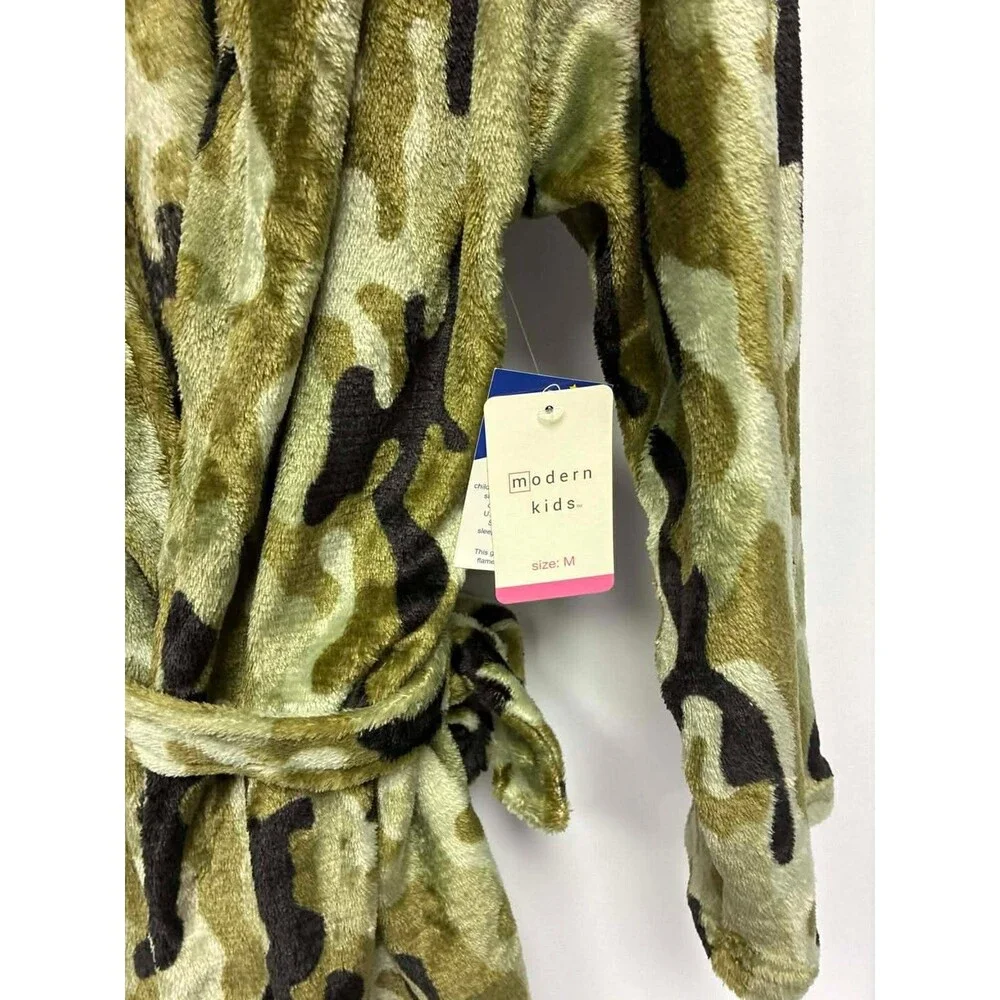 Modern Kids Plush Camo Robe With Pods Size‎ Medium